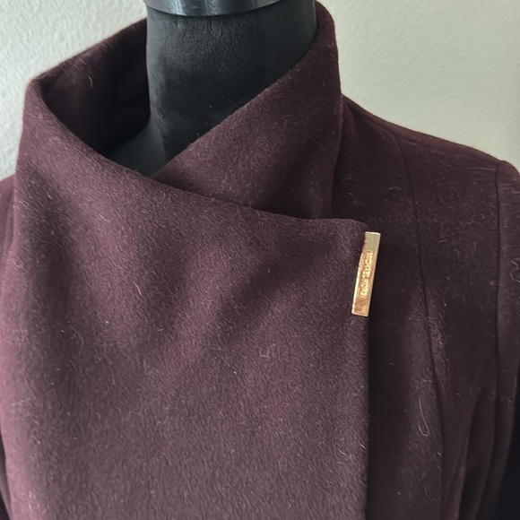 MICHAEL Michael Kors Asymmetrical belted wool merlot coat Sz M - Picture 5 of 15